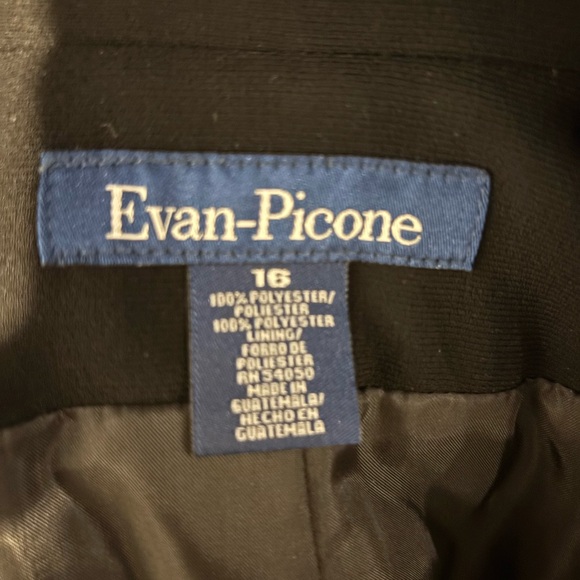 Classic Black Blazer - Picture 5 of 5